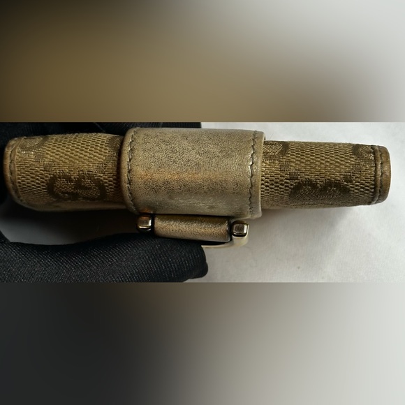 Authentic GUCCI Gold Monogram Key Holder GUC - Picture 14 of 17